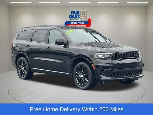 DB Black Crystal Clearcoat 2026 Dodge Durango GT
