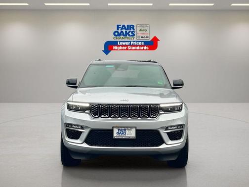 2025 Jeep Grand Cherokee Summit
