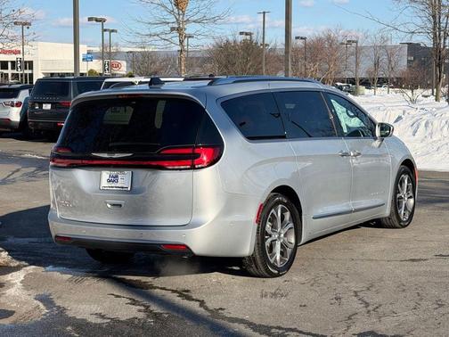 2024 Chrysler Pacifica Pinnacle