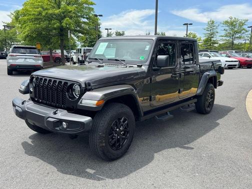 2022 Jeep Gladiator Sport