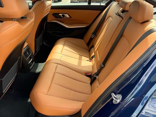2023 BMW 330 i xDrive