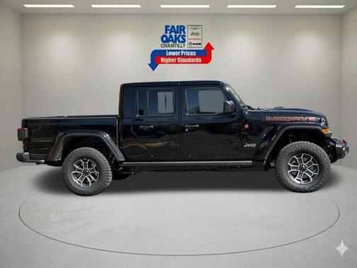 Black Clearcoat 2026 Jeep Gladiator Mojave