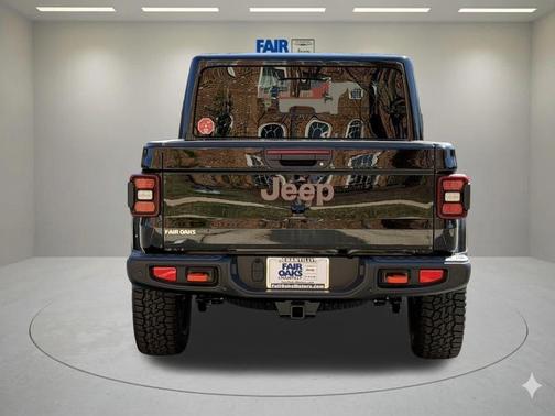 Black Clearcoat 2026 Jeep Gladiator Mojave
