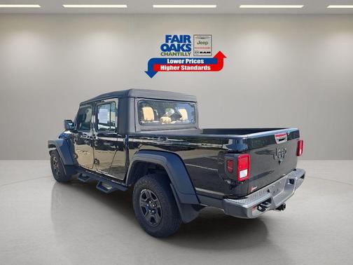 2023 Jeep Gladiator Sport