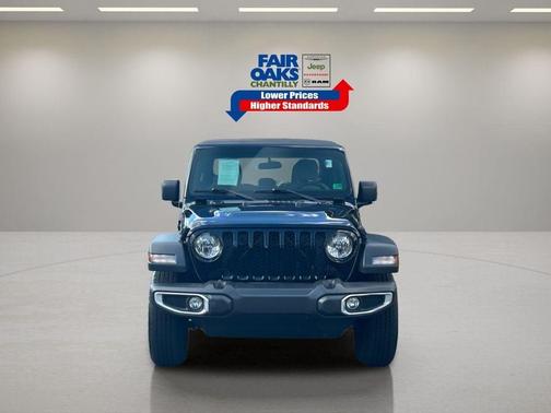 2023 Jeep Gladiator Sport