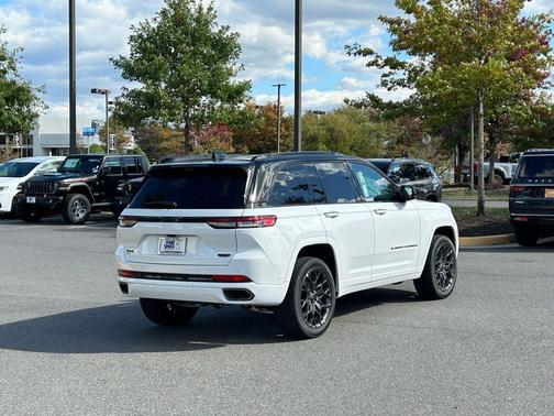 2025 Jeep Grand Cherokee Summit