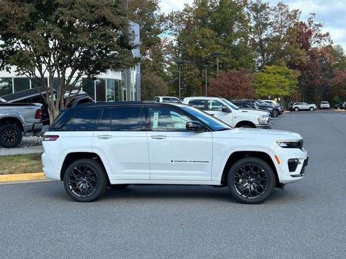 2025 Jeep Grand Cherokee Summit