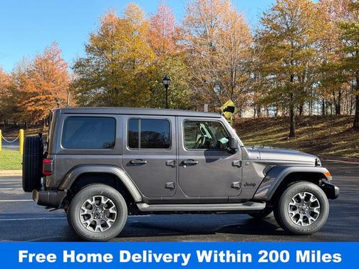 Granite Crystal Clearcoat Metallic 2026 Jeep Wrangler Sahara