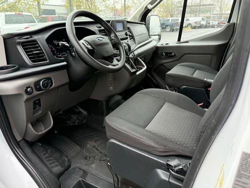 2022 Ford Transit-250 Base