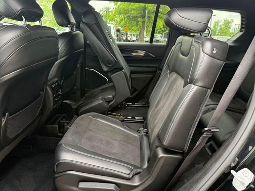 2022 Jeep Grand Cherokee L Laredo