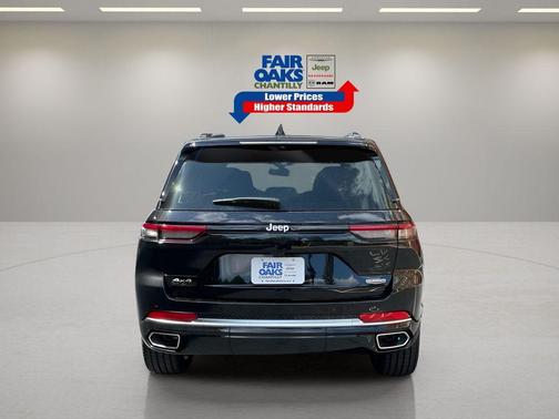 2025 Jeep Grand Cherokee Summit