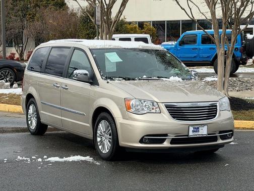 2015 Chrysler Town & Country Touring-L
