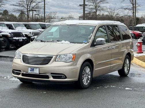 2015 Chrysler Town & Country Touring-L