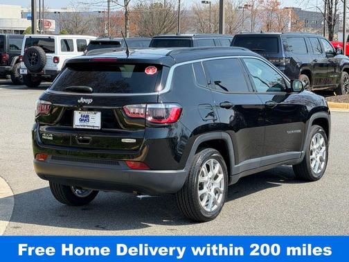 Diamond Black 2022 Jeep Compass Latitude Lux