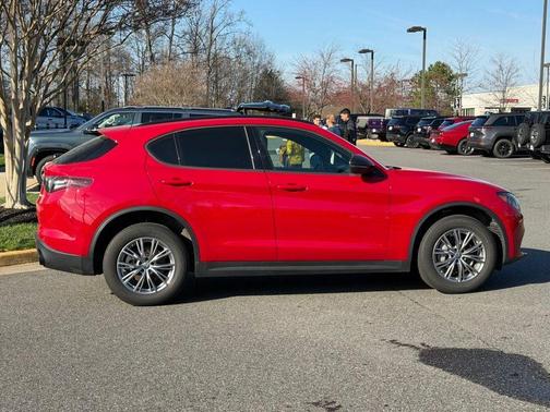 2024 Alfa Romeo Stelvio Base