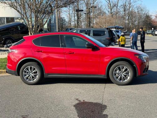 2024 Alfa Romeo Stelvio Base