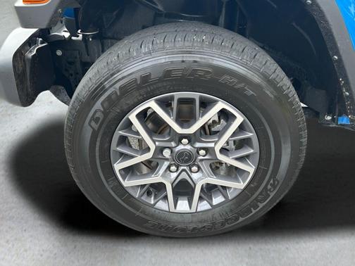 2024 Jeep Wrangler Sahara
