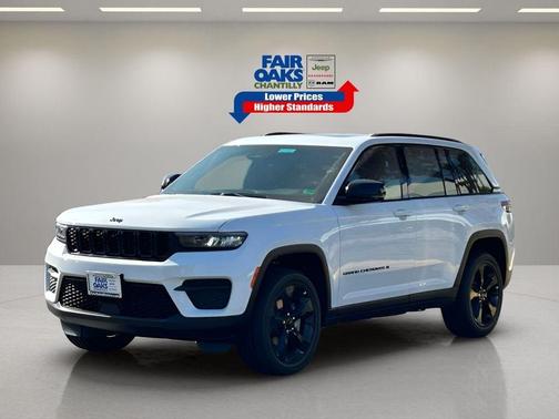 2025 Jeep Grand Cherokee Laredo