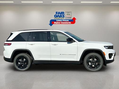 2025 Jeep Grand Cherokee Laredo