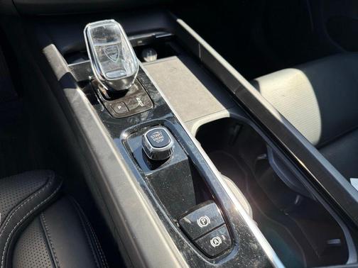 2022 Volvo XC60 B5 Inscription