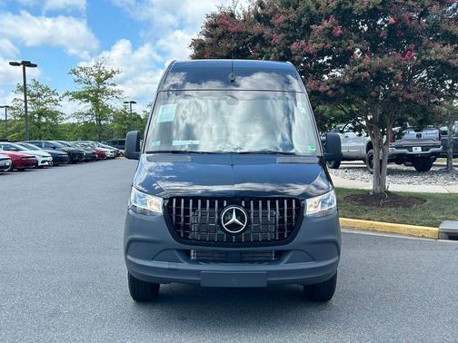 2024 Mercedes-Benz Sprinter 2500 144 WB Standard Roof Passenger
