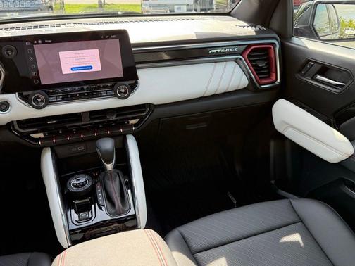2024 GMC Canyon AT4X