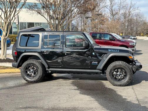 2025 Jeep Wrangler 4xe Sport