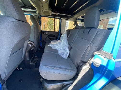 2025 Jeep Wrangler 4xe Sport