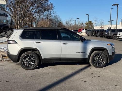 2026 Jeep Cherokee Overland