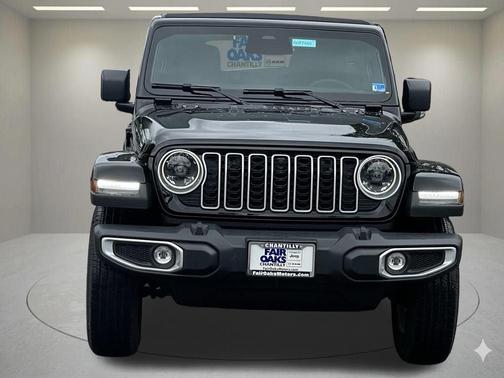 Black Clearcoat 2026 Jeep Wrangler Sahara