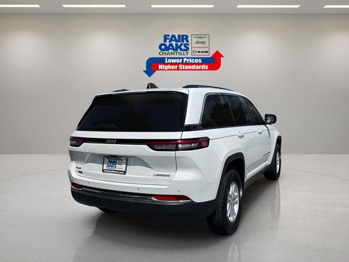 2023 Jeep Grand Cherokee Laredo