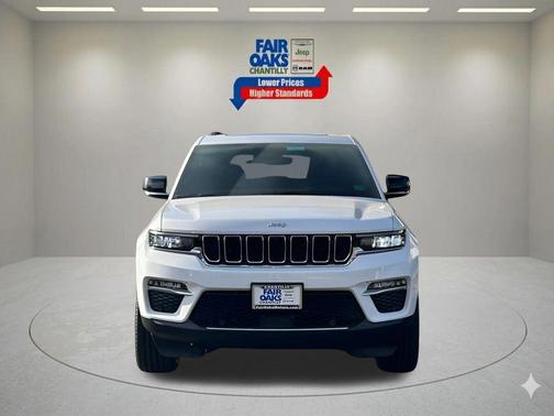 Bright White Clearcoat 2025 Jeep Grand Cherokee Limited