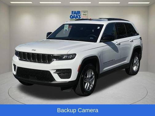 Bright White Clearcoat 2024 Jeep Grand Cherokee Laredo X