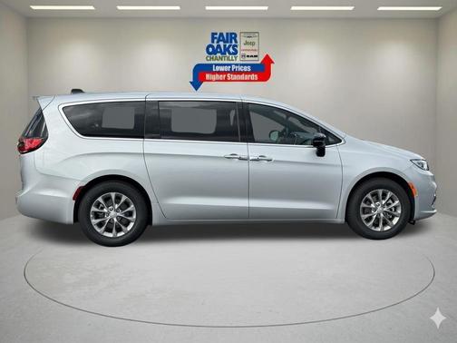 Silver Mist Clearcoat 2026 Chrysler Pacifica Limited