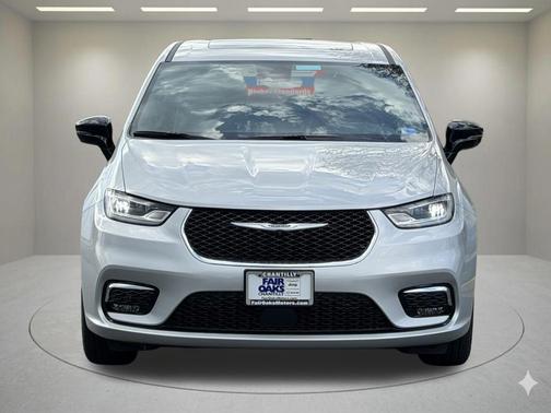 Silver Mist Clearcoat 2026 Chrysler Pacifica Limited