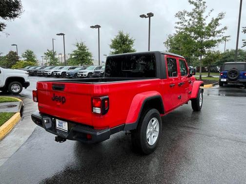 2022 Jeep Gladiator Sport