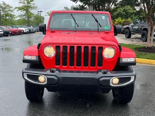 2022 Jeep Gladiator Sport