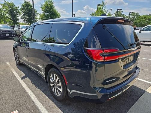 2024 Chrysler Pacifica Hybrid Select