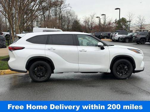 Wind Chill Pearl 2024 Toyota Highlander LE