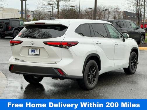 Wind Chill Pearl 2024 Toyota Highlander LE