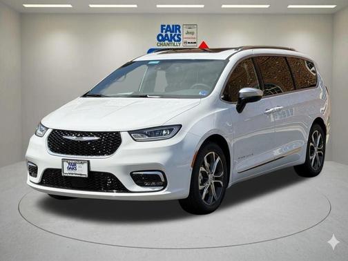 Bright White Clearcoat 2026 Chrysler Pacifica Pinnacle