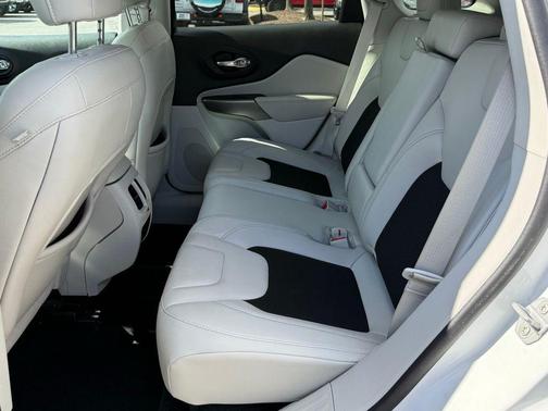 2021 Jeep Cherokee Latitude Plus