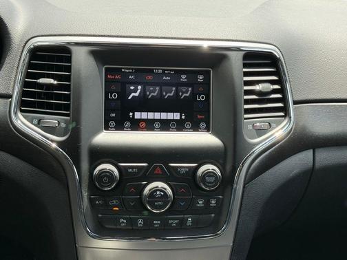 2018 Jeep Grand Cherokee Laredo