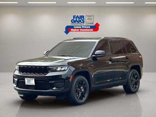 2025 Jeep Grand Cherokee Laredo