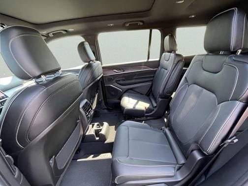 2025 Jeep Grand Cherokee L Overland