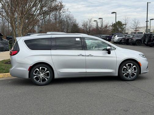 2026 Chrysler Pacifica Pinnacle