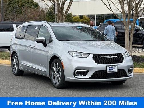 Silver Mist Clearcoat 2026 Chrysler Pacifica Pinnacle