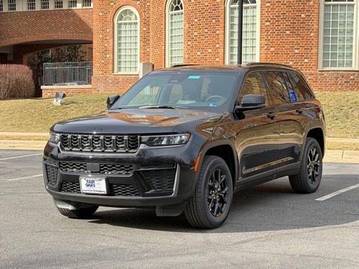 2026 Jeep Grand Cherokee Laredo