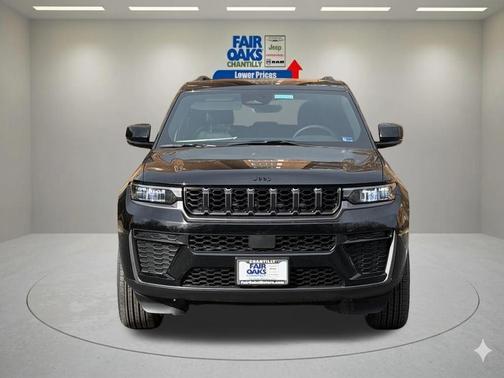Diamond Black 2026 Jeep Grand Cherokee Laredo