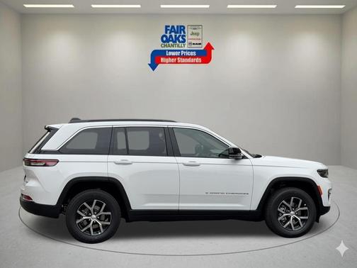 Bright White Clearcoat 2025 Jeep Grand Cherokee Limited
